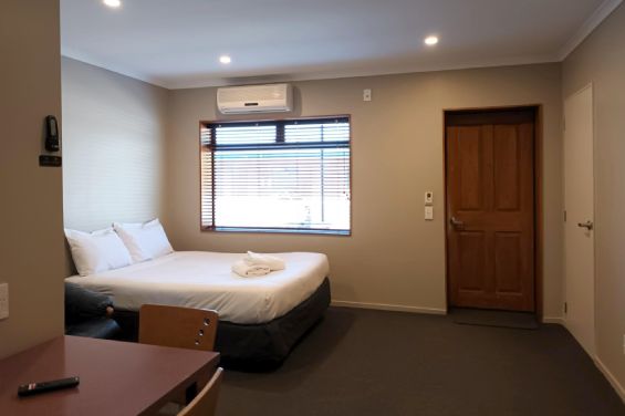 Accessibility Motel Unit - queen-size bed